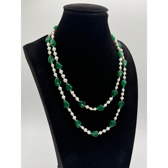 Vintage Green Glass and Fresh Water Pearls Necklace - Picture 2 of 6